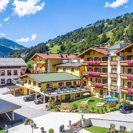 Hotel Oberwirt - Nahe An Saalbach Und Zell Am See, Viehhofen Sommercard Exterior foto