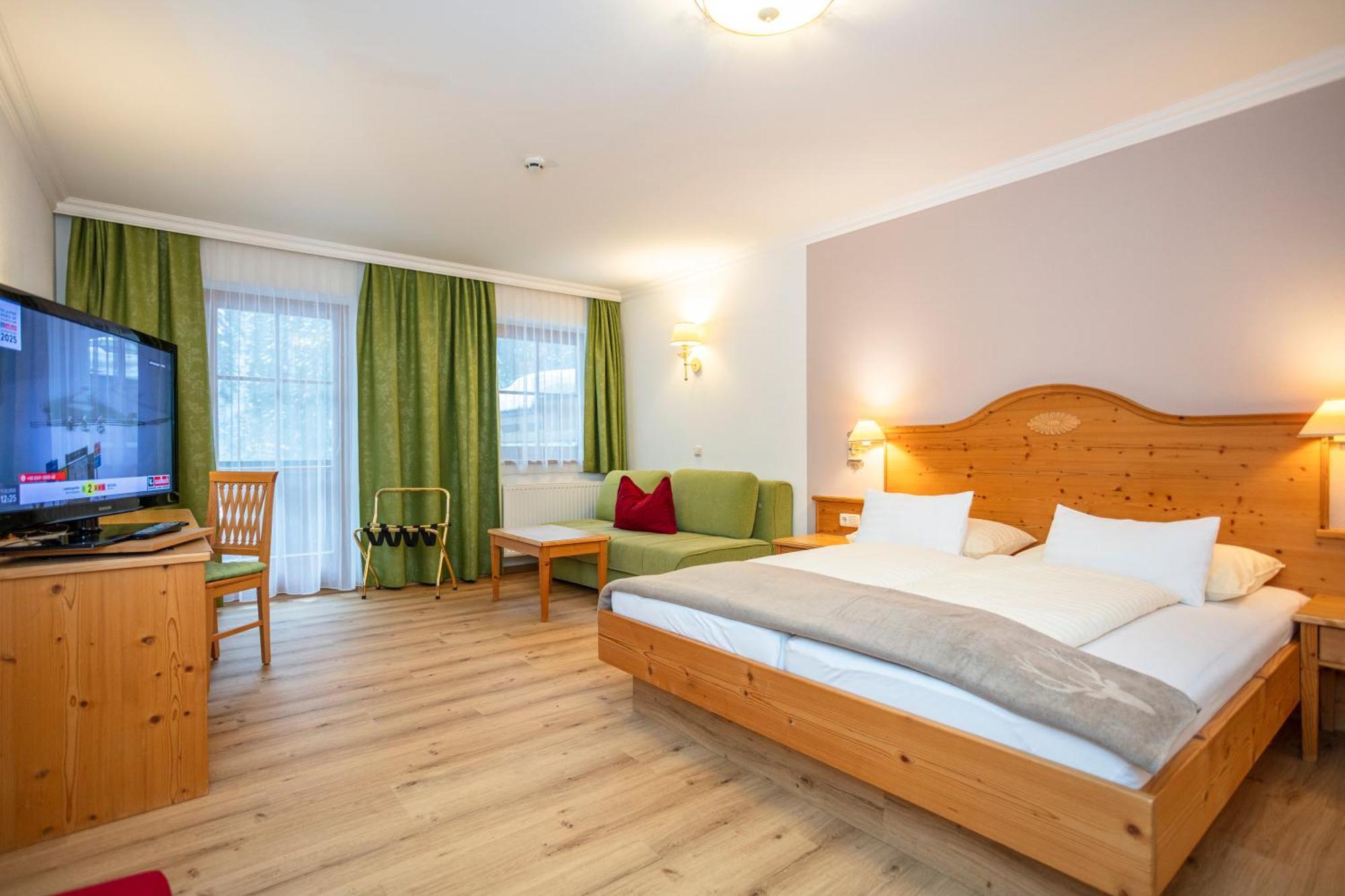 Hotel Oberwirt - Nahe An Saalbach Und Zell Am See, Viehhofen Sommercard Exterior foto